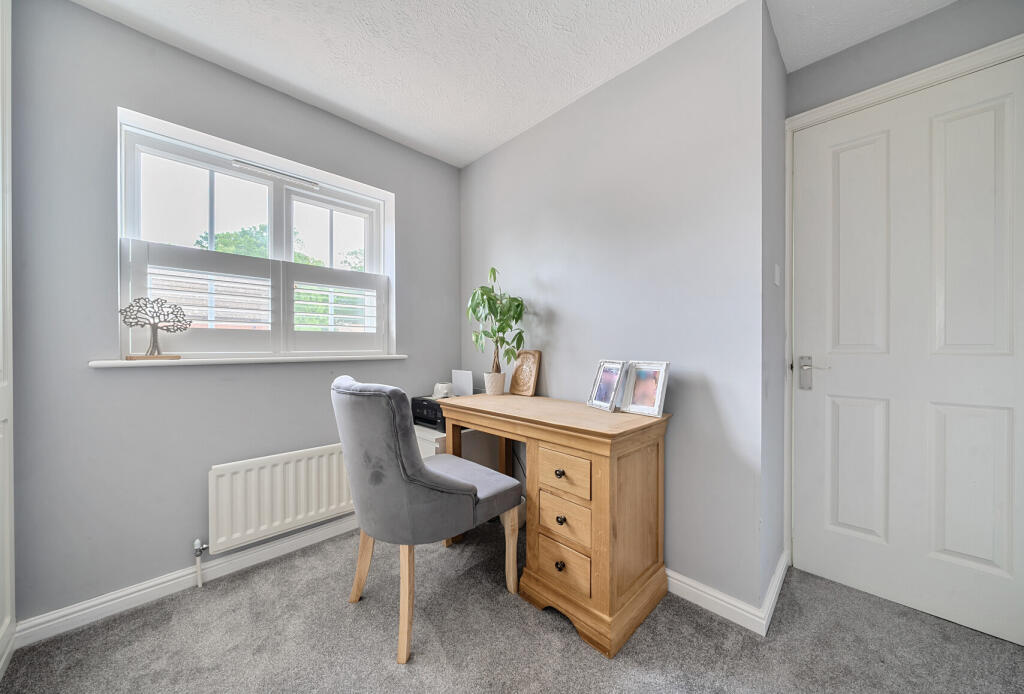 1296810-18-683871...