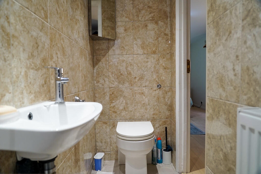 Mulberry Cottage-...