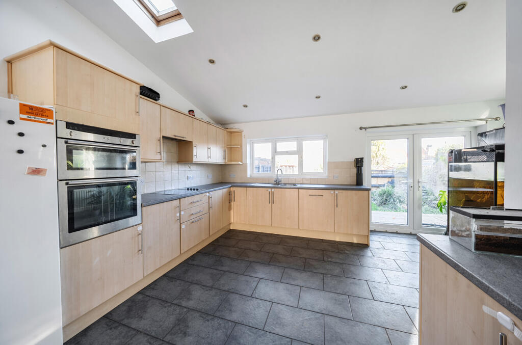 1376469-8-691c6d5...