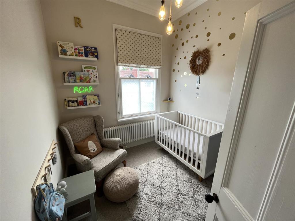 Bedroom 4.jpg