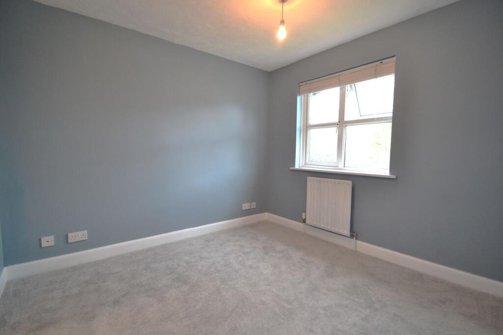 Kingfisher Close - Bedroom 1