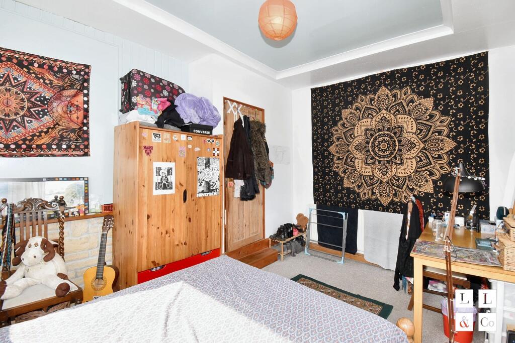 BEDROOM 1 (GROUND FLOOR)
