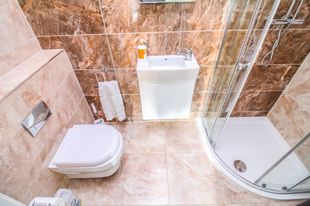 Bedroom Two En-Suite