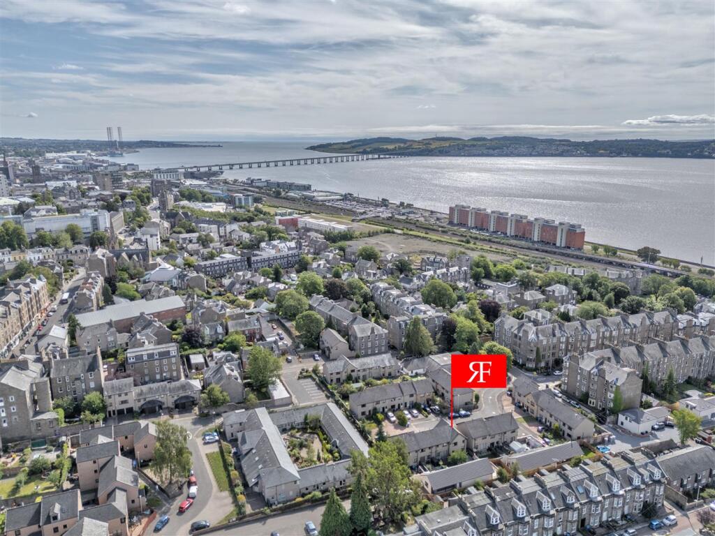21 Seafield Close Dundee-17.JPG