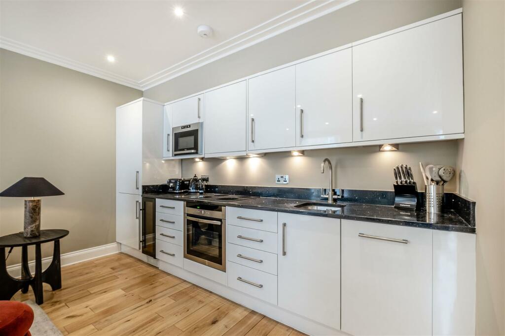 8515327-interior07.jpg