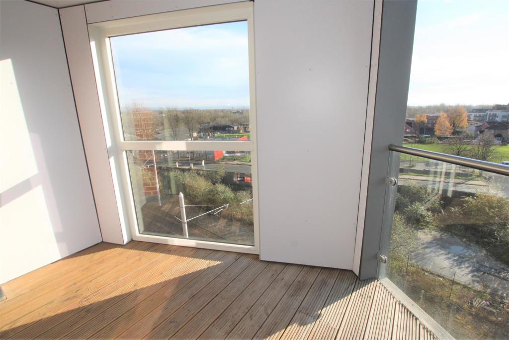 balcony.jpg