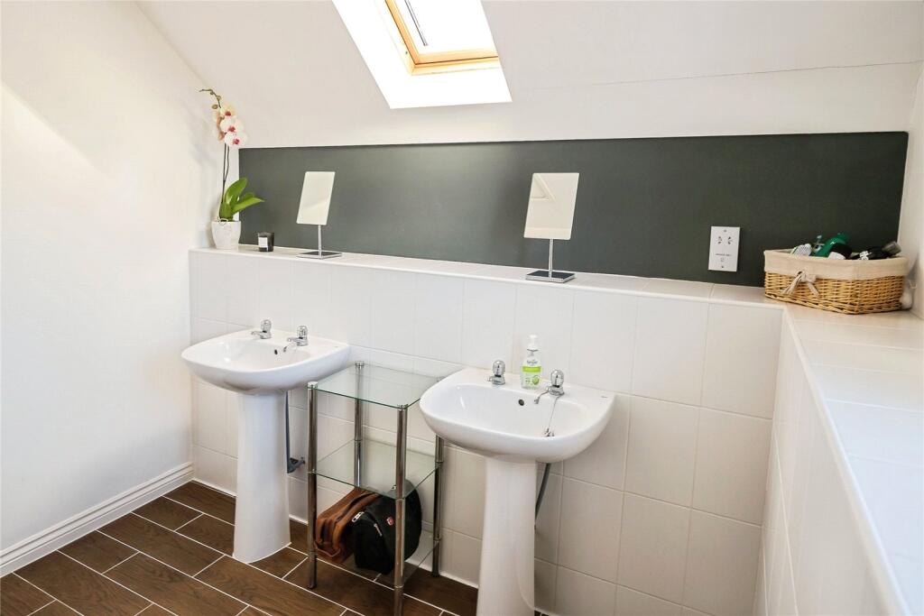 Master En-Suite