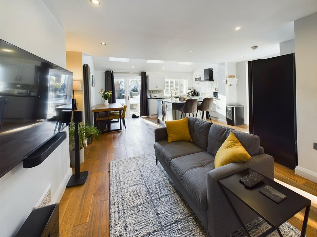 CAM02854G0-PR0259...