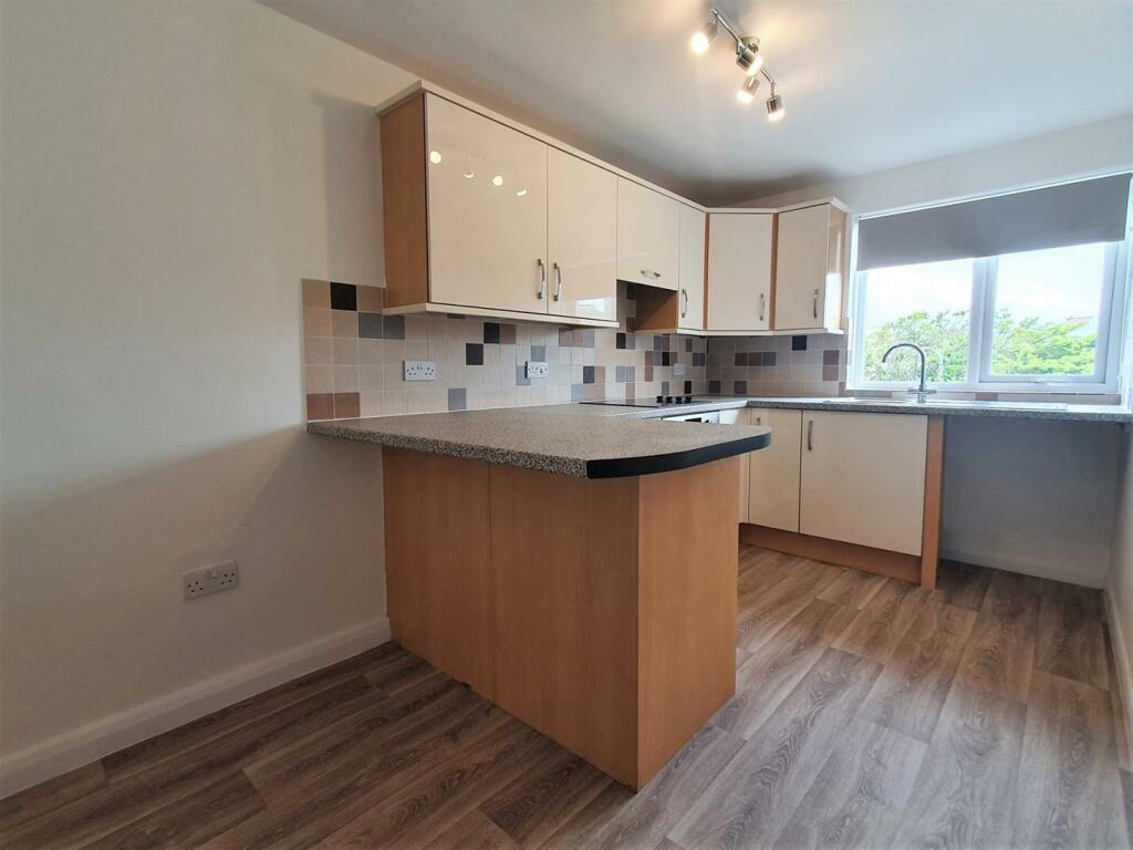 13 Trevelga Court Kitchen