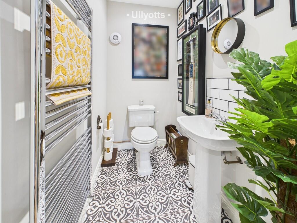 Cloakroom/WC
