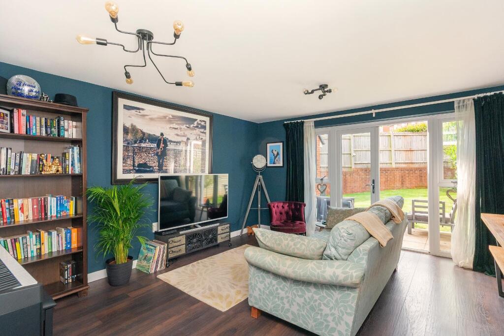 2B4WFS - Lounge Diner F.jpg