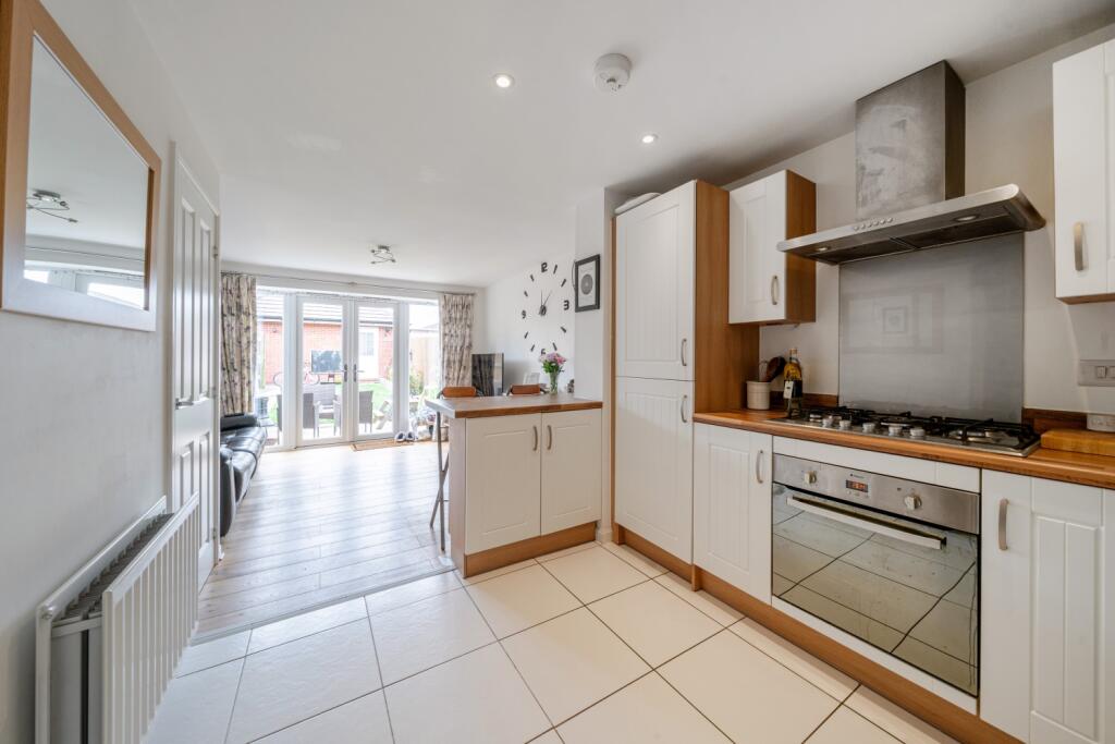 1298142-5-68386b54e4b72