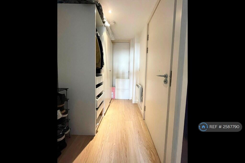 Bedroom 1 Dressing Room 