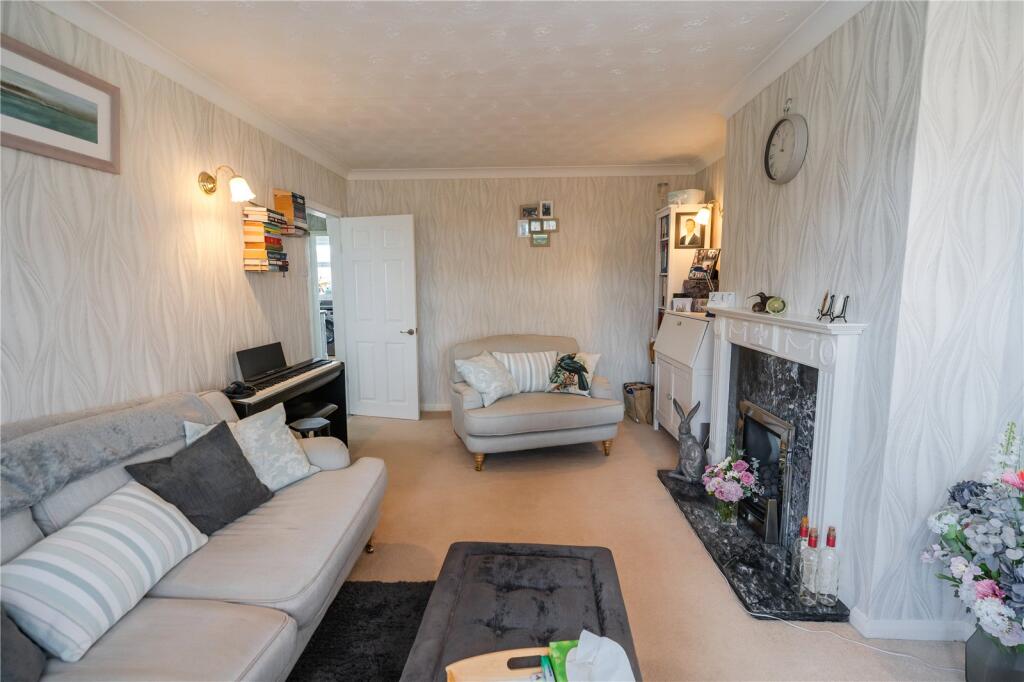 Living Room (2)