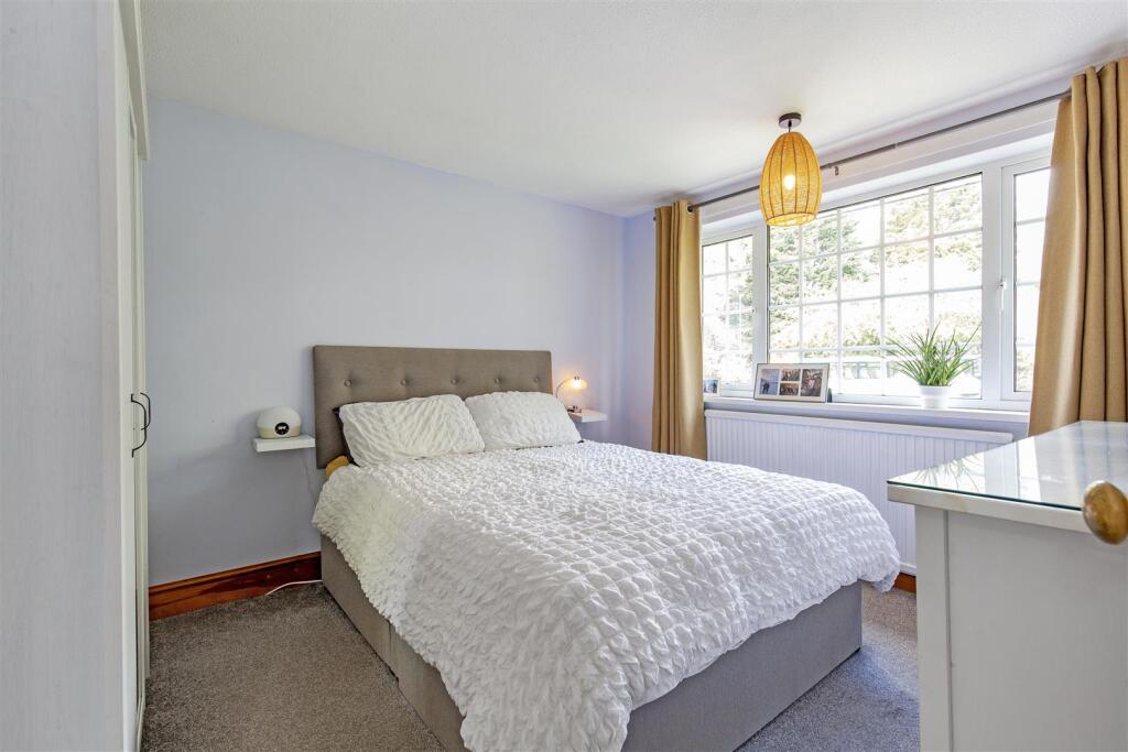 Bedroom 1-1.jpg