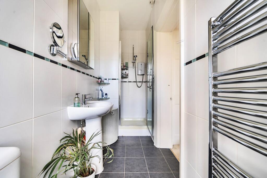 Ensuite Shower W.C (1)