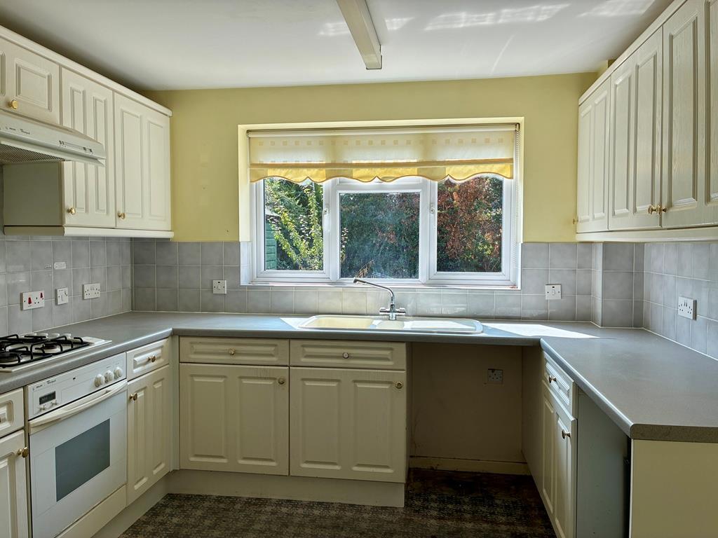 Kitchen (2).JPEG