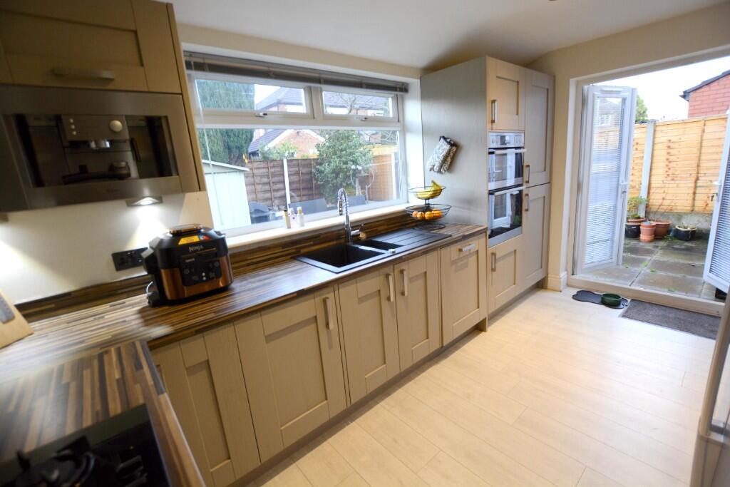 Shirley Avenue, Dane Bank, M34