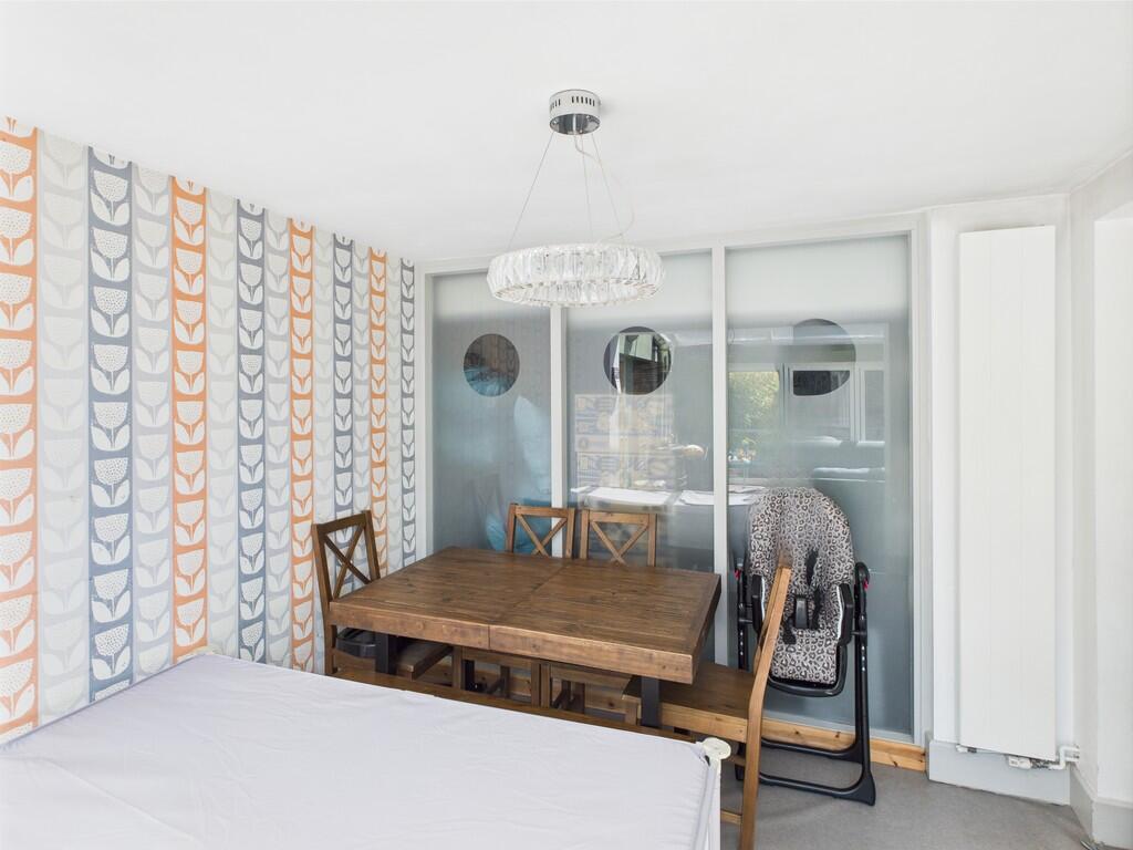 CAM04578G0-PR0012...