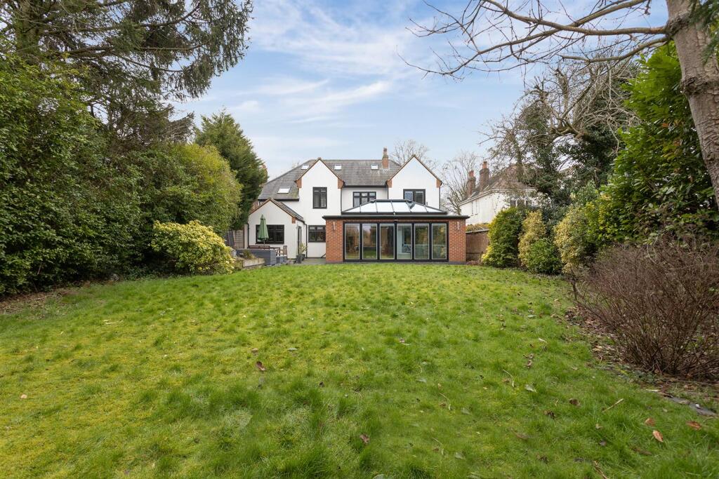 102 Ashlawn Road, Rugby (74).jpg