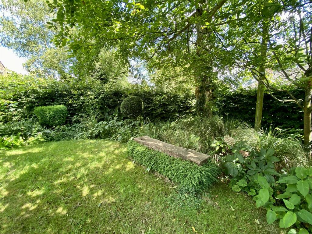 Front garden.jpeg