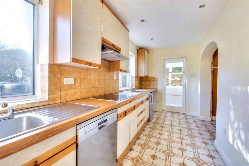 Kitchen_2.jpeg