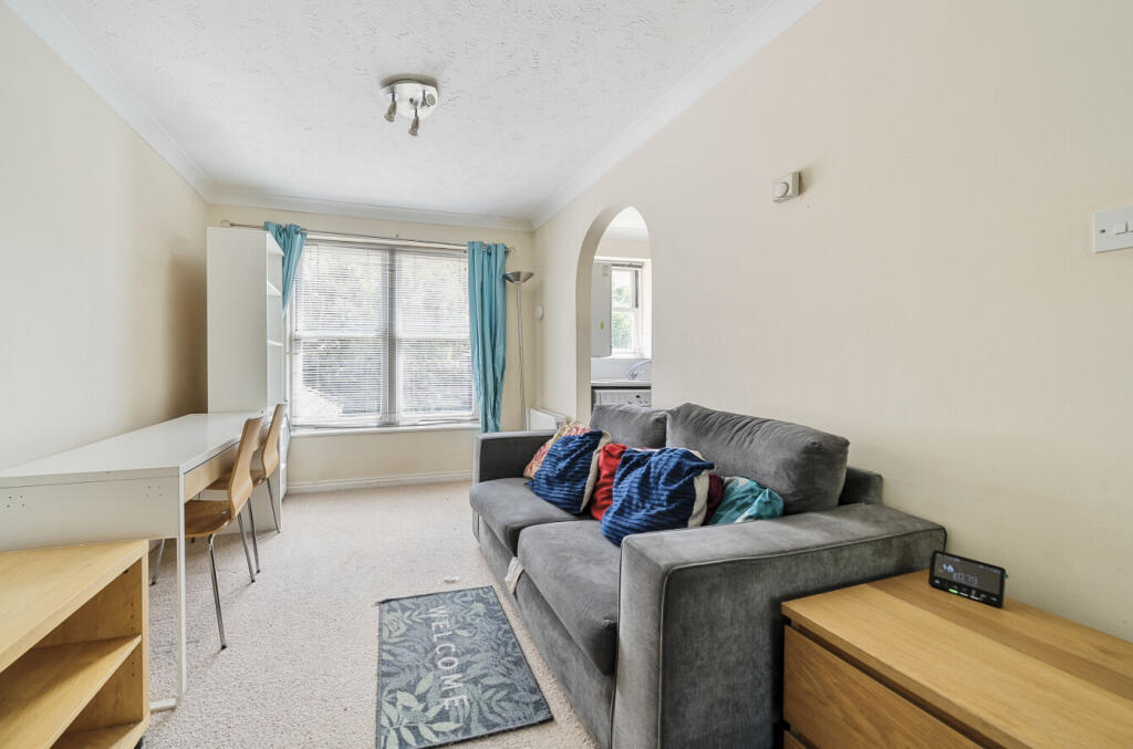 1311999-6-685e7c3...