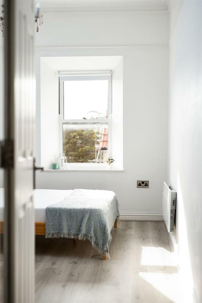 Bedroom2_3.jpg