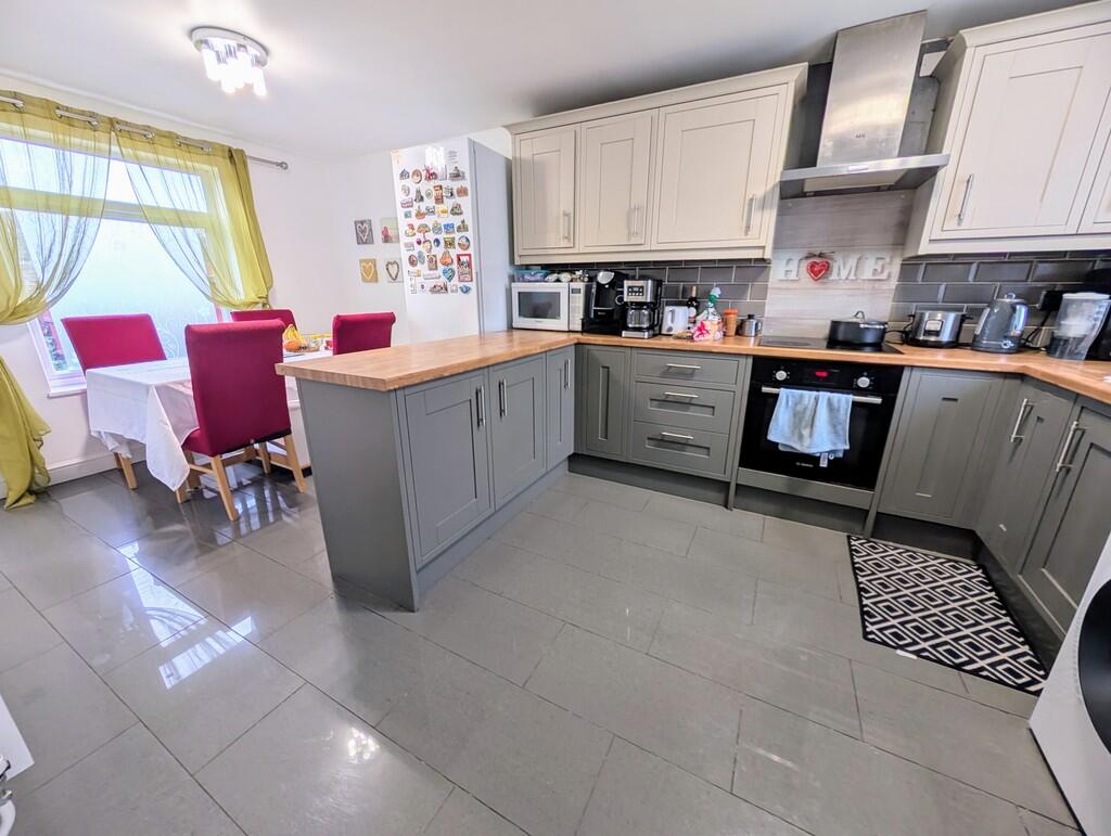 PXL_20251008_1005...