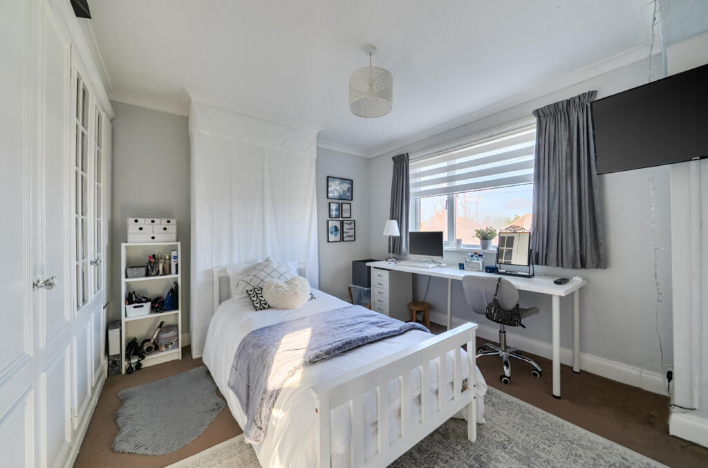 1381290-9-691b2da...