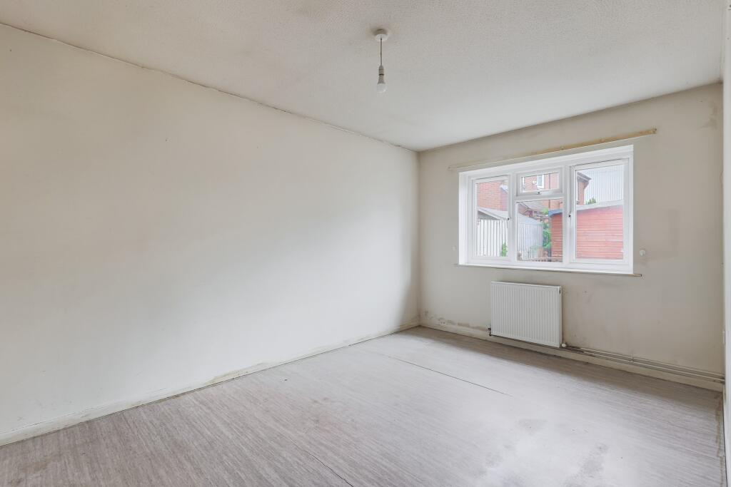 20 Deans Way, Gloucester, Gloucestershire, GL1 2QN