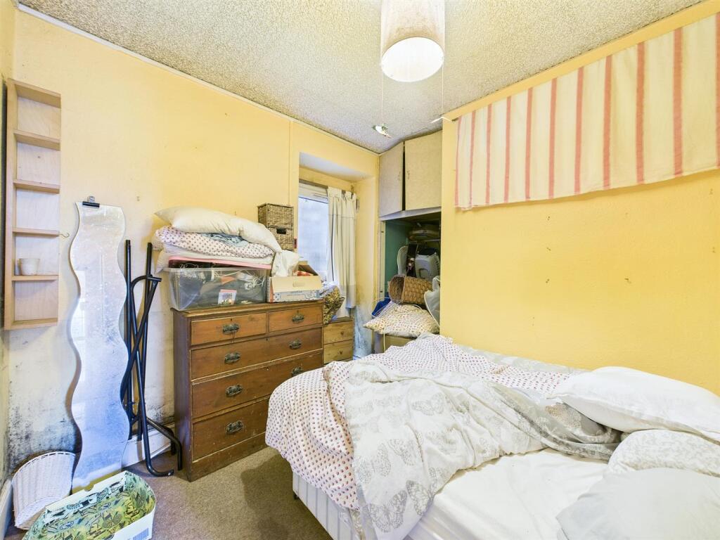 17 - Block of four flats.jpg