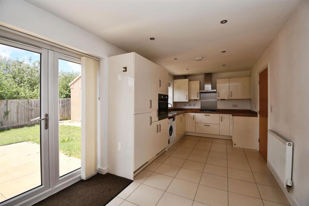 Kitchen / dining room