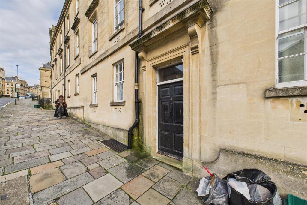 Flat 3 4 Fountain Buildings, Walcot, Bath BA1 5DU 