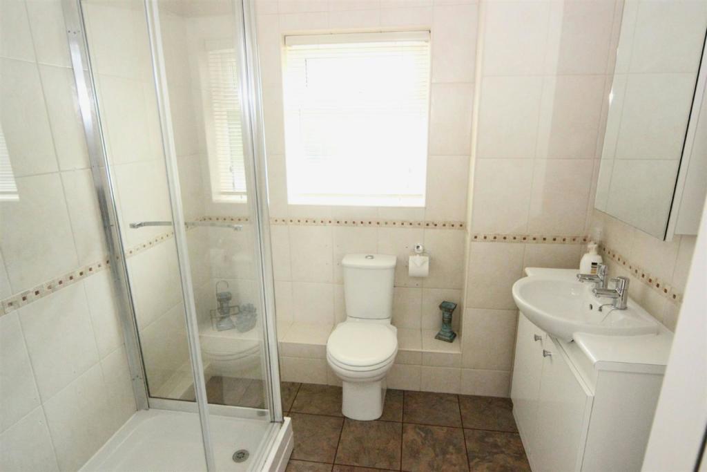 Shower Room.jpg