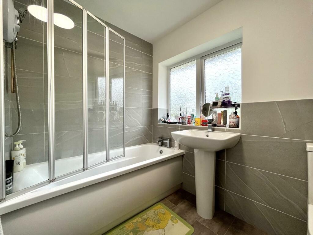 Bathroom Aspect 2