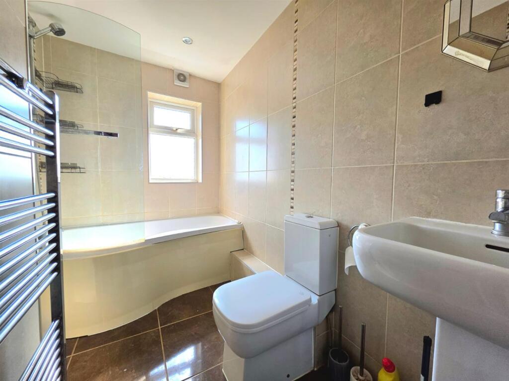 Bathroom NEW.jpg