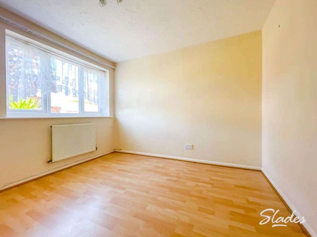 43 Le Pat second bed