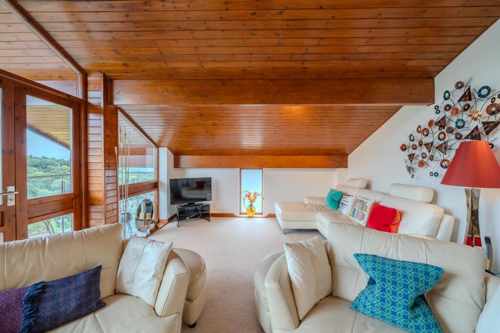 19 Oaks Court-20.jpg