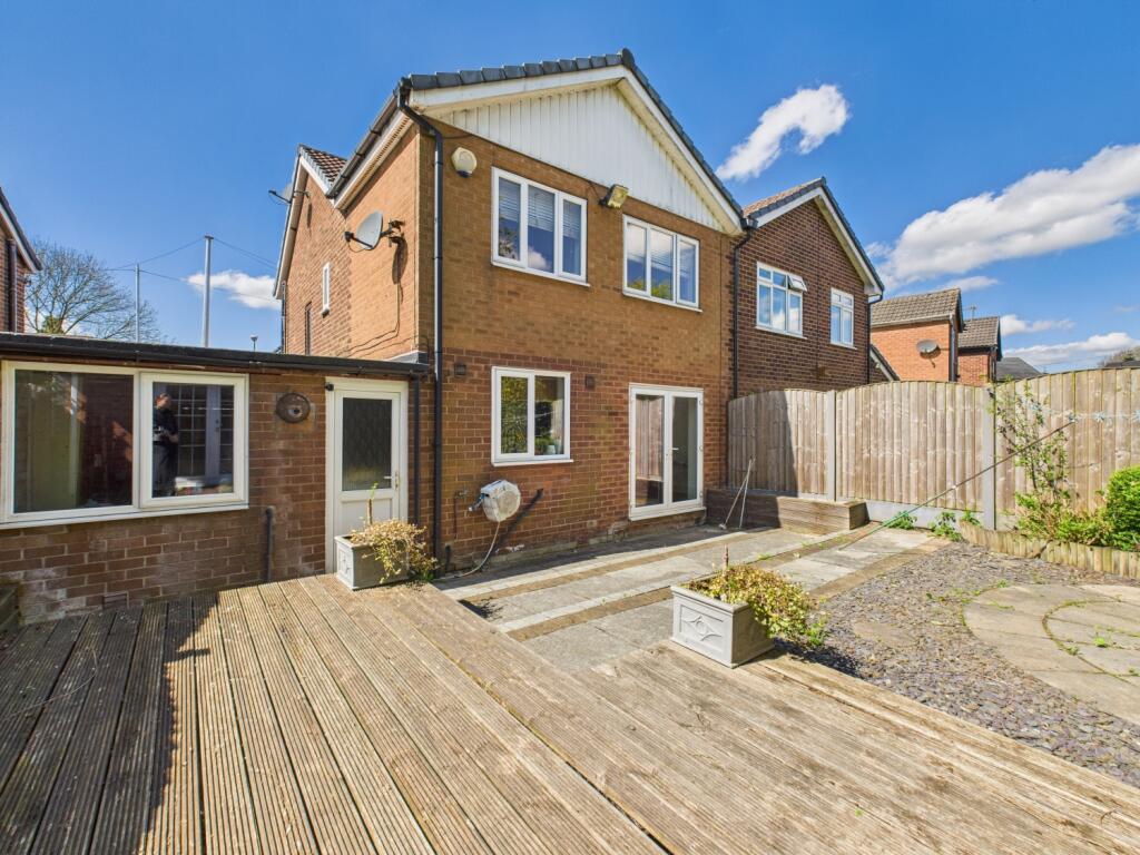 CAM03729G0-PR0024-STILL010