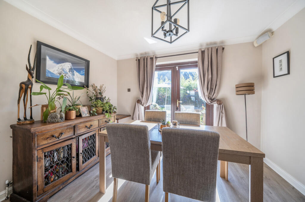 1357850-11-68d581...