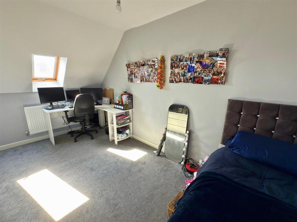 Master Bedroom.jpg