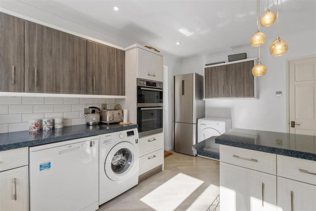 kitchen #3.jpg