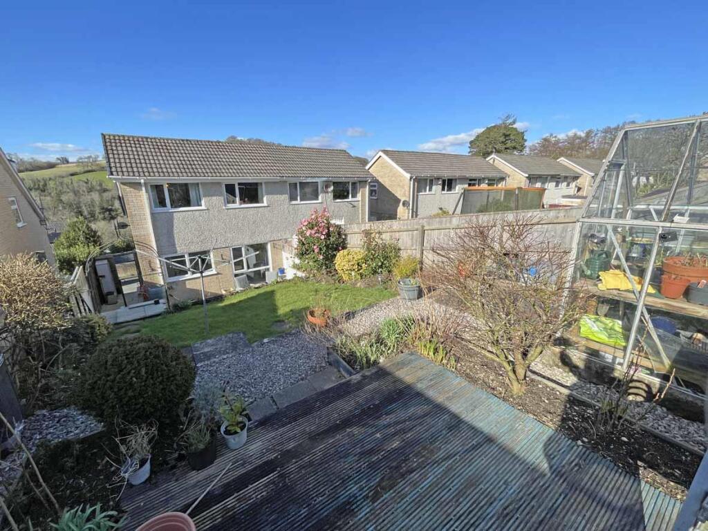 Holly Park Drive 46 Rear.jpg