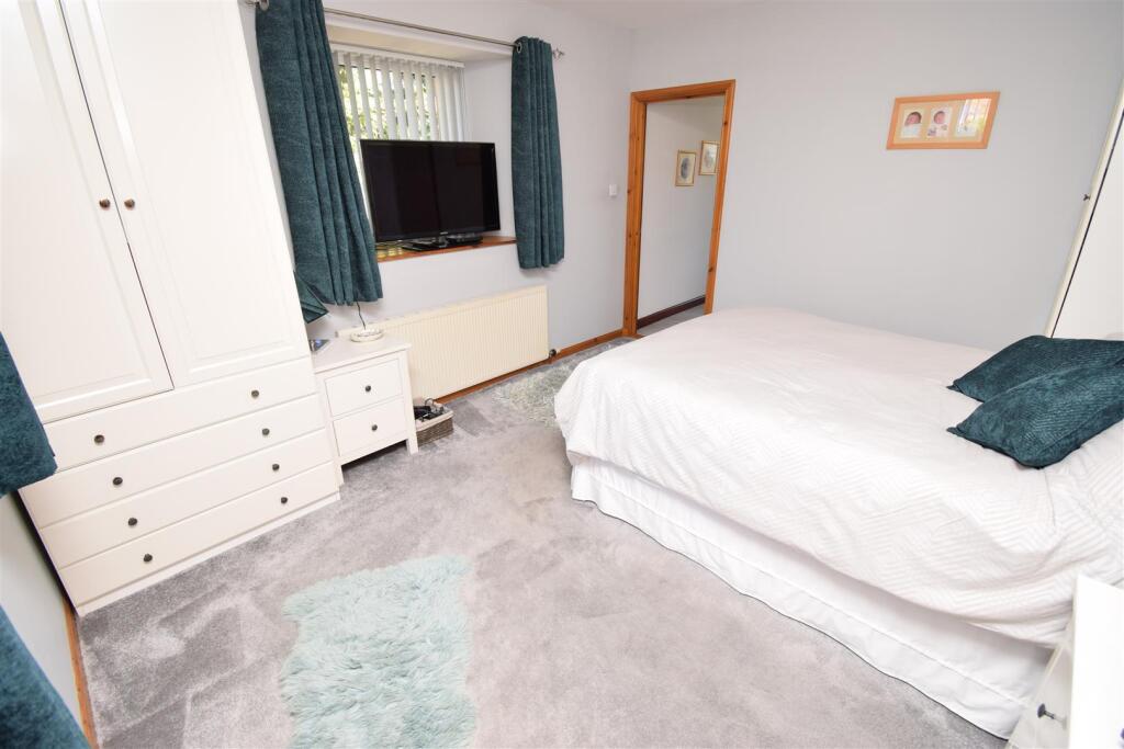 GROUND FLOOR BEDROOM (2).JPG