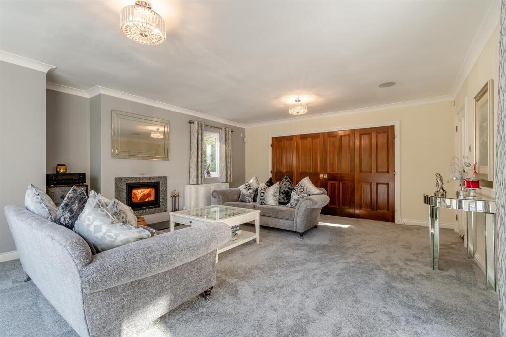 8642730-interior48.jpg