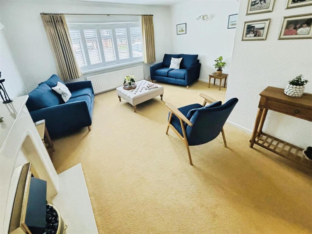 Lounge .jpg