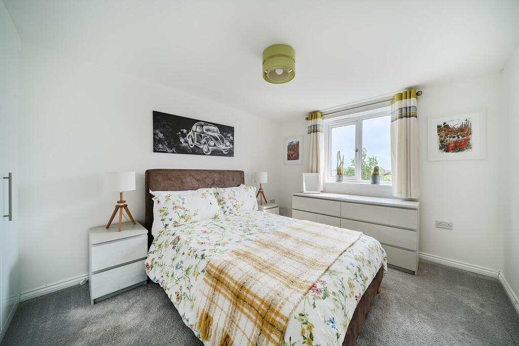 1304359-4-683f3b4...