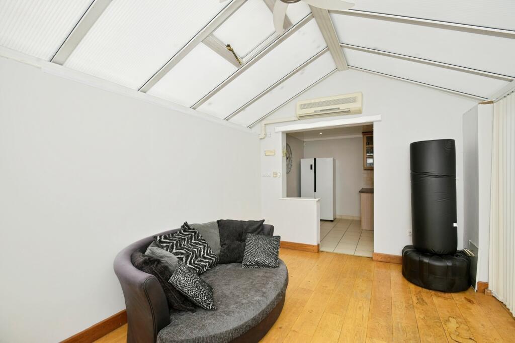 Conservatory Interna