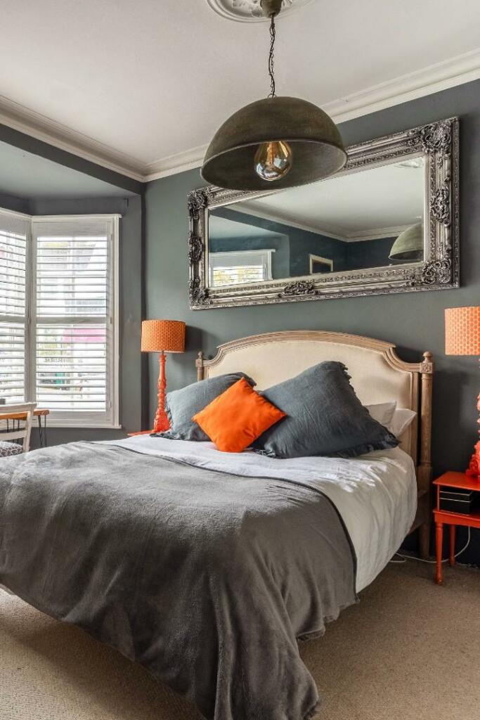 Portrait crops for social media-1.jpg